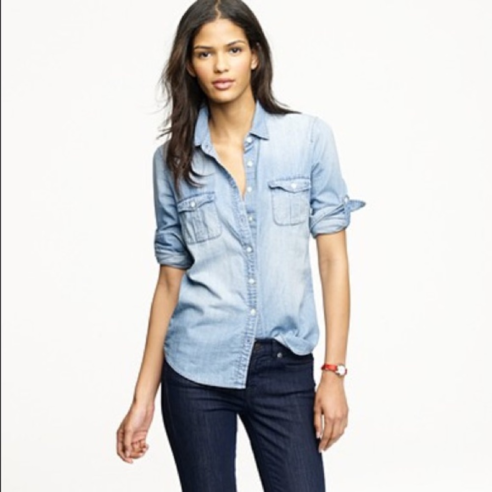 ⬇️ J. CREW Chambray Shirt